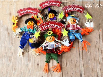 Vòng treo cửa Halloween Welcome người rơm HLW-BTC-03